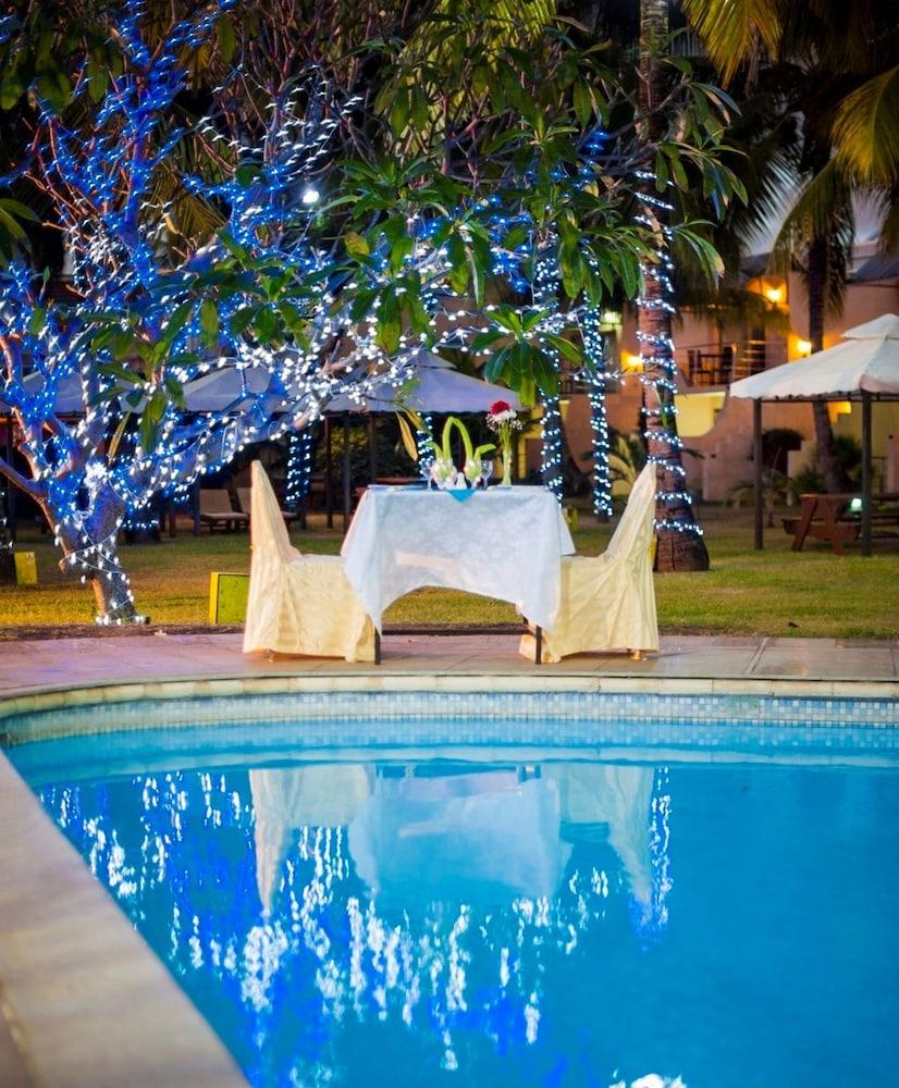 Manisa Hotel Flic-en-Flacq Exterior foto